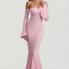 Robe longue à volants en dentelle et épaules dénudées Verena, rose pâle Robe longue à volants en dentelle et épaules dénudées Verena, rose pâle