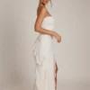 Robe longue à volants et bandeau Nevali, couleur ivoire Robe longue à volants et bandeau Nevali, couleur ivoire