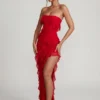 Robe longue à volants et bandeau Nevali en rouge Robe longue à volants et bandeau Nevali en rouge