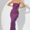 Robe longue à volants et bandeau ornée Dulce, couleur prune Robe longue à volants et bandeau ornée Dulce, couleur prune