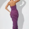 Robe longue à volants et bandeau ornée Dulce, couleur prune Robe longue à volants et bandeau ornée Dulce, couleur prune