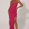 Robe longue à volants et bretelles croisées en calicot, couleur fuchsia Robe longue à volants et bretelles croisées en calicot, couleur fuchsia