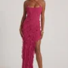 Robe longue à volants et bretelles croisées en calicot, couleur fuchsia Robe longue à volants et bretelles croisées en calicot, couleur fuchsia