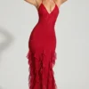 Robe longue à volants et col licou ornée Anley en rouge Robe longue à volants et col licou ornée Anley en rouge