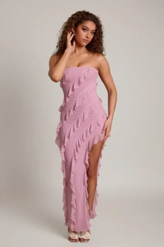 Robe longue à volants et encolure bandeau Nevali en rose poudré