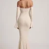 Robe longue à volants et à épaules dénudées en dentelle ivoire Verena Robe longue à volants et à épaules dénudées en dentelle ivoire Verena