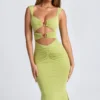 Robe mi-longue Aelia en modal froncé avec détails métalliques et découpes, vert olive Robe mi-longue Aelia en modal froncé avec détails métalliques et découpes, vert olive