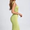 Robe mi-longue Aelia en modal froncé avec détails métalliques et découpes, vert olive Robe mi-longue Aelia en modal froncé avec détails métalliques et découpes, vert olive