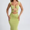 Robe mi-longue Aelia en modal froncé avec détails métalliques et découpes, vert olive Robe mi-longue Aelia en modal froncé avec détails métalliques et découpes, vert olive