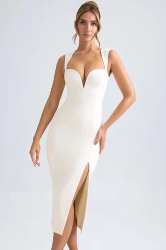 Robe mi-longue Aiko à encolure en cœur, couleur ivoire