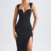 Robe mi-longue Aiko à encolure en cœur, en noir Robe mi-longue Aiko à encolure en cœur, en noir