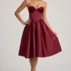Robe mi-longue bustier à corset Gabrielle, couleur rouge vin Robe mi-longue bustier à corset Gabrielle, couleur rouge vin