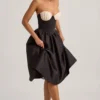 Robe mi-longue bustier Gabrielle en noir Robe mi-longue bustier Gabrielle en noir