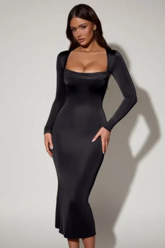 Robe mi-longue à col bénitier et manches longues Aimee, en noir