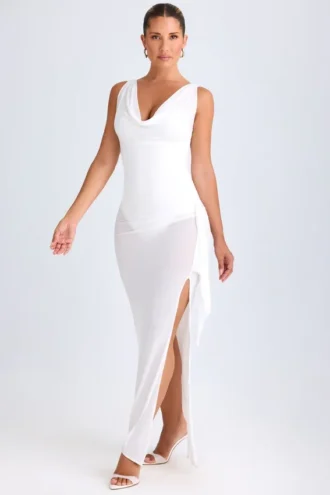 Robe mi-longue à col bénitier et volants Deva, en blanc