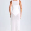 Robe mi-longue à col bénitier et volants Deva, en blanc Robe mi-longue à col bénitier et volants Deva, en blanc