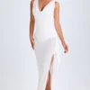 Robe mi-longue à col bénitier et volants Deva, en blanc Robe mi-longue à col bénitier et volants Deva, en blanc