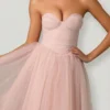 Robe mi-longue à corset en tulle Cindy, couleur rose poudré Robe mi-longue à corset en tulle Cindy, couleur rose poudré