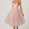 Robe mi-longue à corset en tulle Cindy, couleur rose poudré Robe mi-longue à corset en tulle Cindy, couleur rose poudré