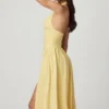 Robe mi-longue à dos nu en modal et broderie anglaise Farrah, jaune citron Robe mi-longue à dos nu en modal et broderie anglaise Farrah, jaune citron