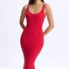 Robe mi-longue à dos nu et décolleté plongeant Lois en modal, rouge cerise Robe mi-longue à dos nu et décolleté plongeant Lois en modal, rouge cerise