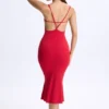 Robe mi-longue à dos nu et décolleté plongeant Lois en modal, rouge cerise Robe mi-longue à dos nu et décolleté plongeant Lois en modal, rouge cerise
