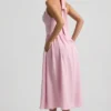 Robe mi-longue à dos nu Orlena avec boutons, rose pâle Robe mi-longue à dos nu Orlena avec boutons, rose pâle