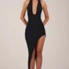 Robe mi-longue à encolure dos nu et ourlet fendu Storie, en noir Robe mi-longue à encolure dos nu et ourlet fendu Storie, en noir