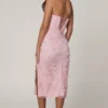 Robe mi-longue Eudora à lacets et fente, couleur rose pâle Robe mi-longue Eudora à lacets et fente, couleur rose pâle
