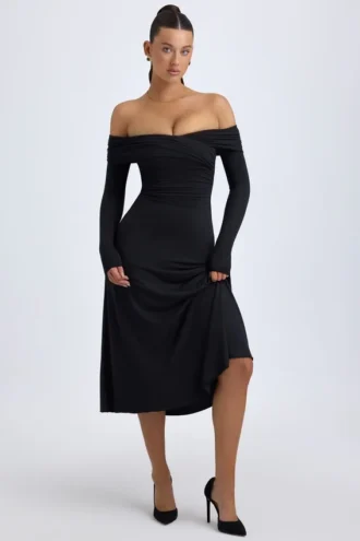 Robe mi-longue froncée à épaules dénudées Noelle en modal noir