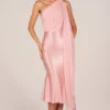 Robe mi-longue Giada à détails foulard en rose poudré Robe mi-longue Giada à détails foulard en rose poudré