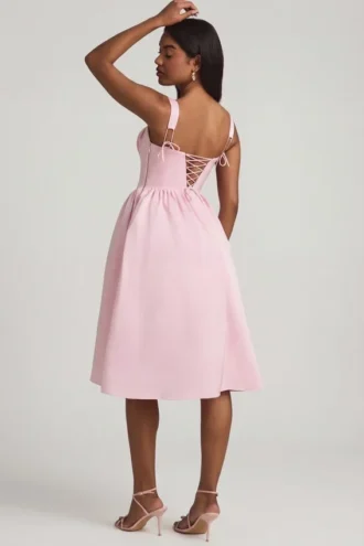Robe mi-longue Marguerite à corset drapé, couleur Blush