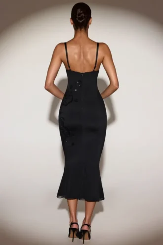 Robe mi-longue à ourlet évasé et découpe « peekaboo » Cherelle, noire