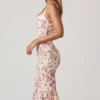 Robe mi-longue à queue de poisson avec détails de soutien-gorge superposé « Valentina » à imprimé floral primevère Robe mi-longue à queue de poisson avec détails de soutien-gorge superposé « Valentina » à imprimé floral primevère