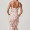 Robe mi-longue à queue de poisson avec détails de soutien-gorge superposé « Valentina » à imprimé floral primevère Robe mi-longue à queue de poisson avec détails de soutien-gorge superposé « Valentina » à imprimé floral primevère