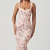 Robe mi-longue à queue de poisson avec détails de soutien-gorge superposé « Valentina » à imprimé floral primevère Robe mi-longue à queue de poisson avec détails de soutien-gorge superposé « Valentina » à imprimé floral primevère