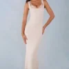 Robe mi-longue Sorelle en modal avec bordure en dentelle, couleur ivoire Robe mi-longue Sorelle en modal avec bordure en dentelle, couleur ivoire
