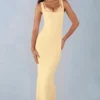 Robe mi-longue Sorelle en modal avec bordure en dentelle, couleur jaune beurre Robe mi-longue Sorelle en modal avec bordure en dentelle, couleur jaune beurre
