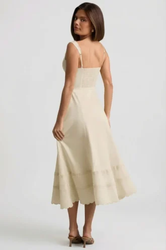 Robe mi-longue évasée en popeline de coton Aralisse, couleur ivoire Robe mi-longue évasée en popeline de coton Aralisse, couleur ivoire