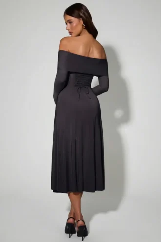 Robe mi-longue évasée à lacets et épaules dénudées Nerissa, couleur noire Robe mi-longue évasée à lacets et épaules dénudées Nerissa, couleur noire