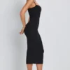 Robe mi-longue à volants en modal Nora, couleur noire Robe mi-longue à volants en modal Nora, couleur noire
