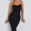 Robe mi-longue à volants en modal Nora, couleur noire Robe mi-longue à volants en modal Nora, couleur noire