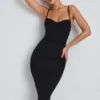 Robe mi-longue à volants en modal Nora, couleur noire Robe mi-longue à volants en modal Nora, couleur noire