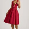 Robe midi Angelina à nœud et dos nu, couleur rouge vif Robe midi Angelina à nœud et dos nu, couleur rouge vif