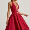Robe midi Angelina à nœud et dos nu, couleur rouge vif Robe midi Angelina à nœud et dos nu, couleur rouge vif