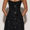 Robe midi asymétrique Zelina à encolure dégagée et ornements, en noir