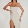 Robe midi à col bénitier et bandeau orné Verbier, couleur ivoire Robe midi à col bénitier et bandeau orné Verbier, couleur ivoire