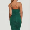Robe midi moulante froncée à col bénitier « You’re My Type » en vert Robe midi moulante froncée à col bénitier « You’re My Type » en vert