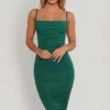 Robe midi moulante froncée à col bénitier « You’re My Type » en vert Robe midi moulante froncée à col bénitier « You’re My Type » en vert