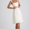 Robe midi plissée évasée Isadora avec nœud, couleur ivoire Robe midi plissée évasée Isadora avec nœud, couleur ivoire